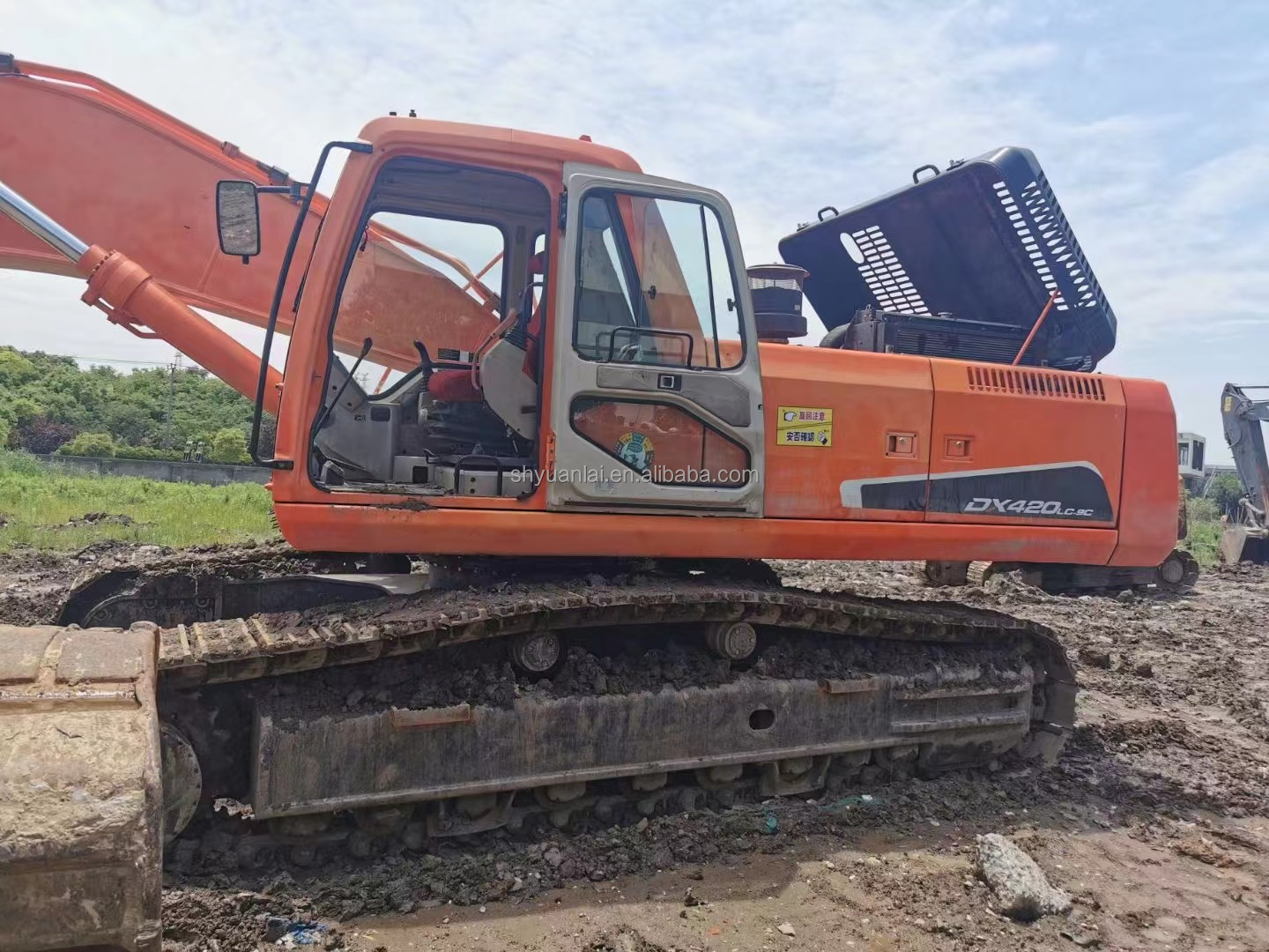 Doosan Dx420LC-9 Second-Hand Excavator Good Condition and Machine Weight of 42000 KG