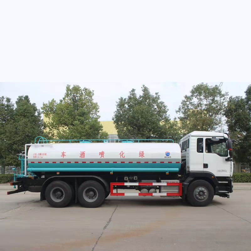 SINOTRUK 18 Cbm Sprinkler Truck Launching Cradle Water Wagon