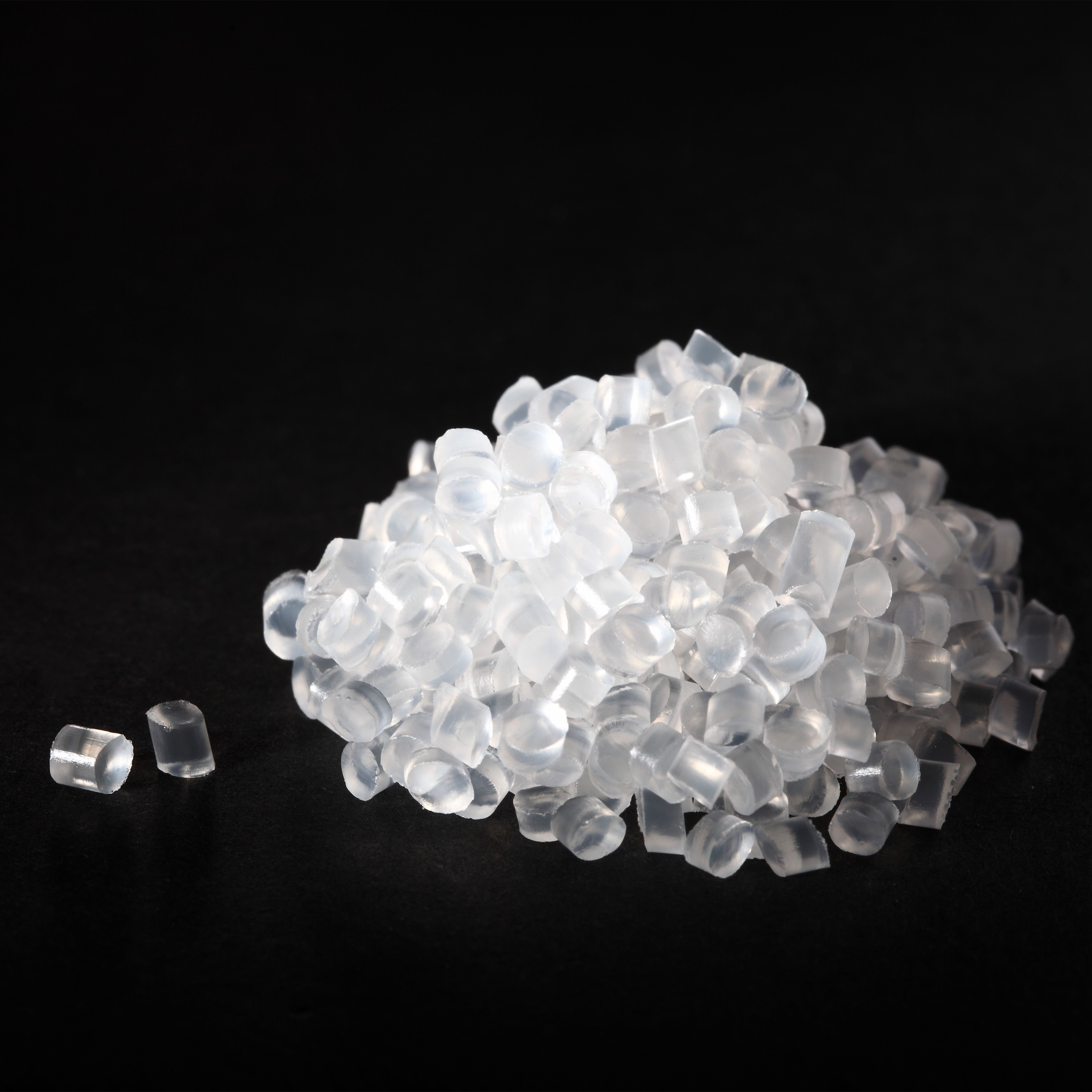 Matte Soft Easy to Blend TPE Plastic Material TPE Elastomer Material for The Skin of Eletric Toys