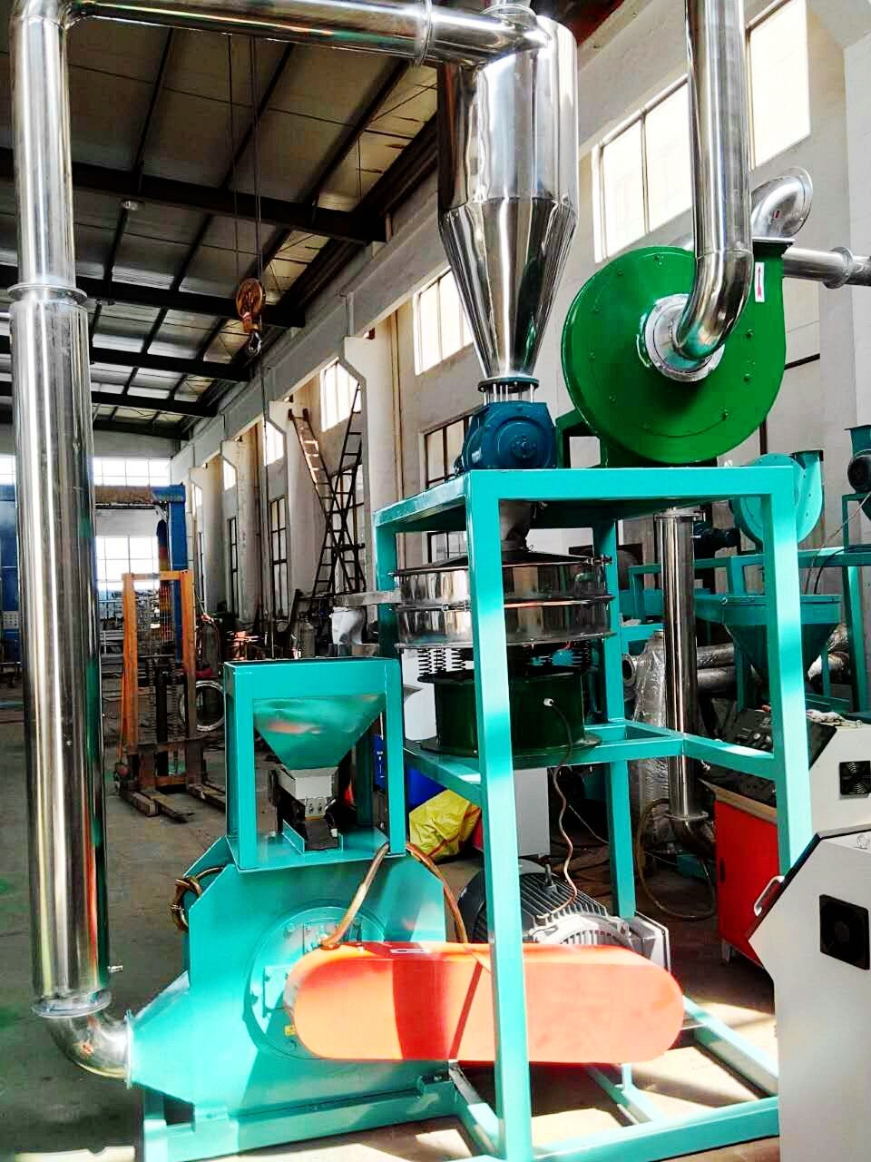 Automatic SKD11 Plastic Scrap Granulator Dust Free 100 Mesh 75kw Abrasion Resistance
