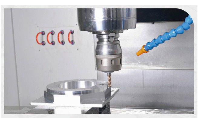 Large Industrial CNC Vertical Machining Center 1500 * 700mm Table High Precision
