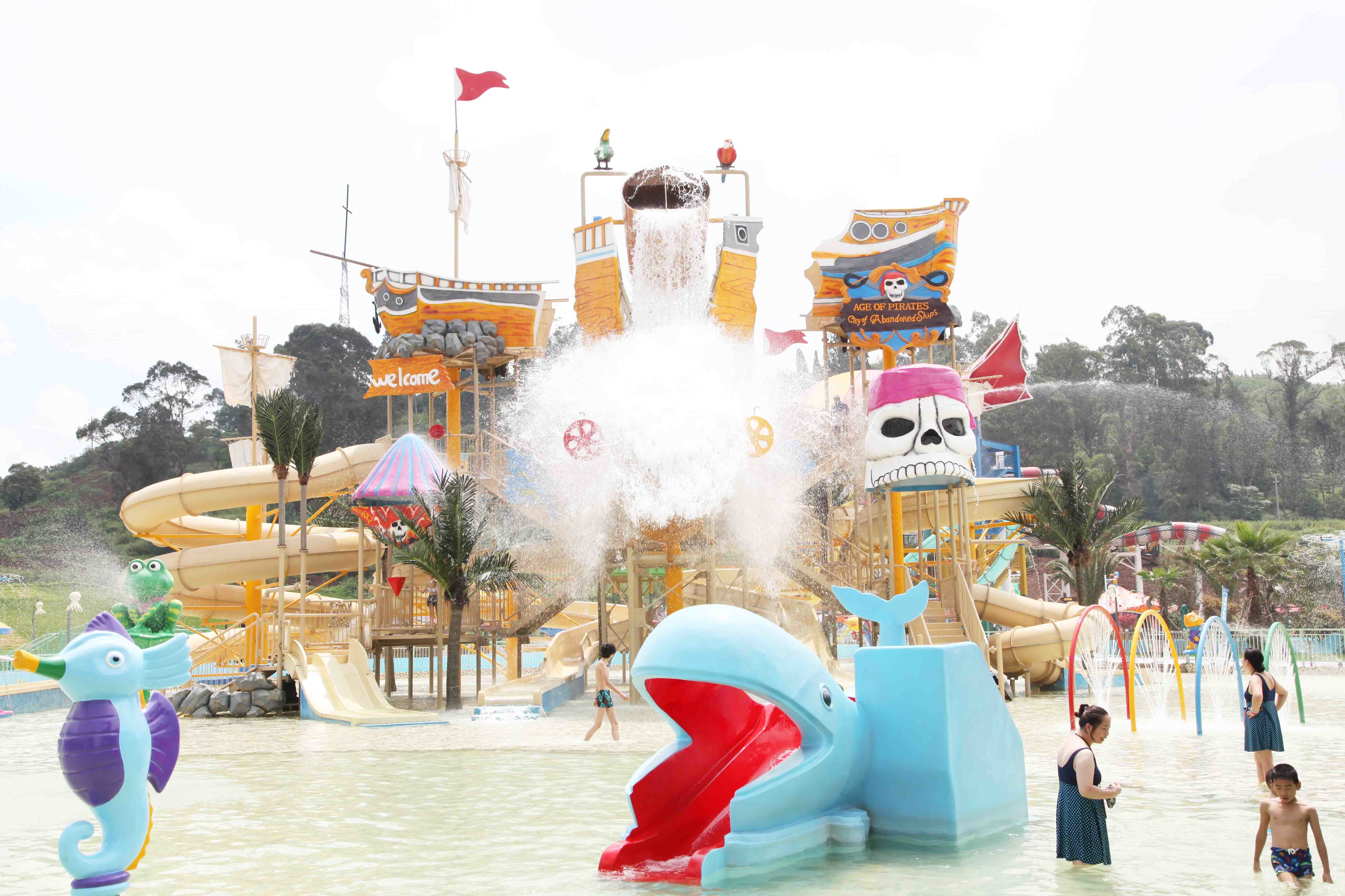 Fiberglass Aqua Playground Equipment Customized Big Water House For Family Fun