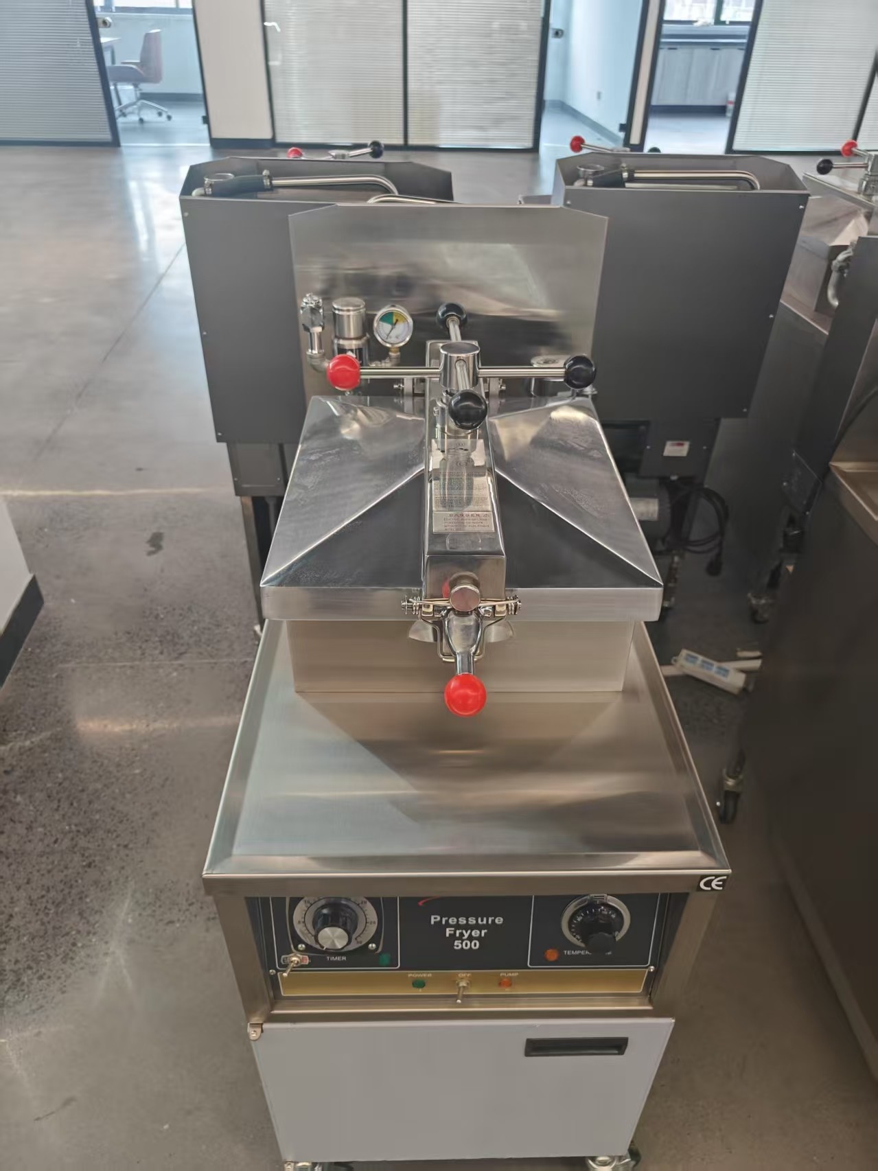 Mechanical Panel 304 SUS Gas Heating Chicken Pressure Fryer With Oil Filtration