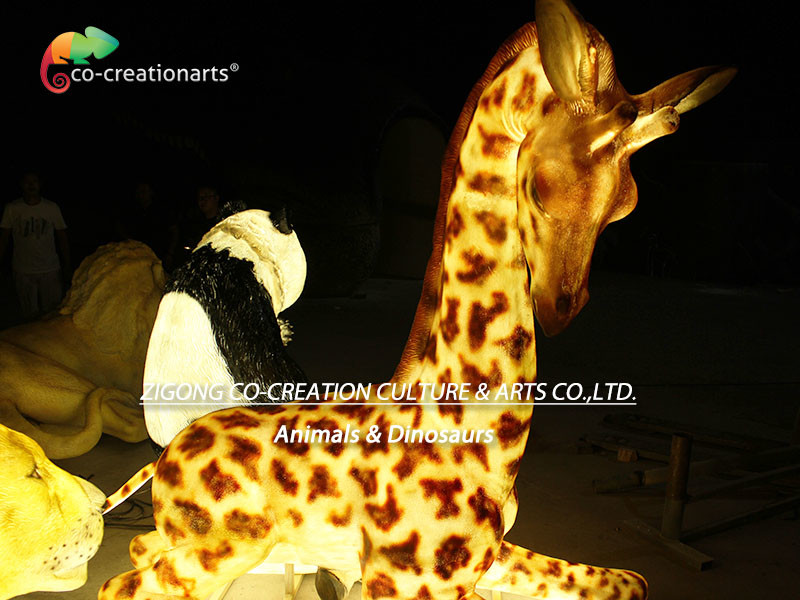 Lighting Theme Park Fiberglass Giraffe Simulation Color
