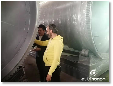 Batch Operation Automatic Pyrolysis Machine for Customers' Demand to Get Fuel Oil