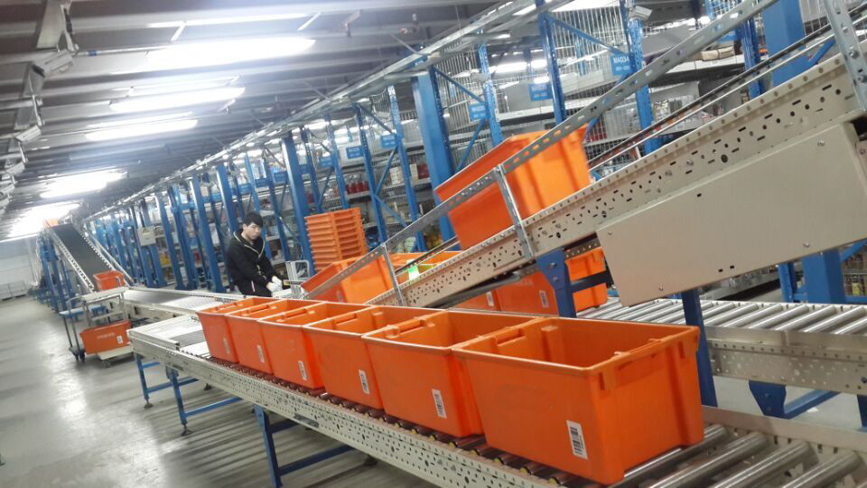 Freely Plastic Moving Box Containers Crate Soda Stackable Plastic Crate 23.6x15.7x11.8 Inch