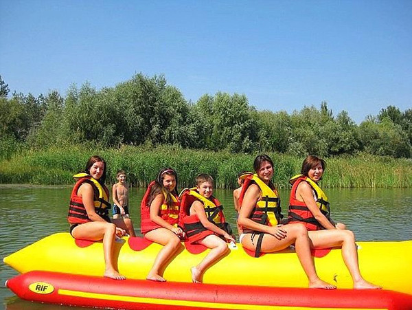 Custom Inflatable Water Toys / Yellow Single Tube Inflatable Banana Boat Towables