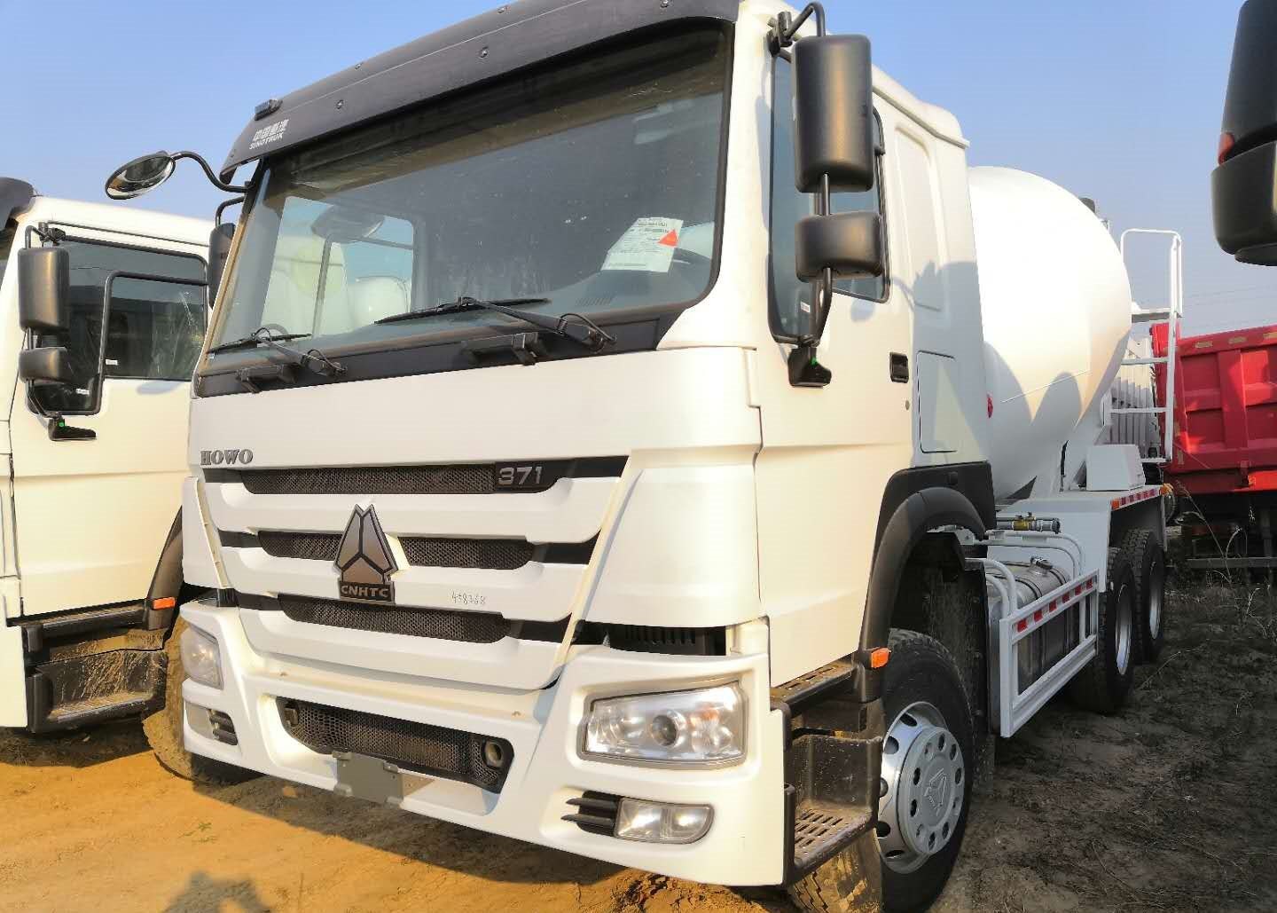 City Use 6x4 Concrete Mixer Truck For Construction , 10 Cubic Meter Cement Mixer Lorry