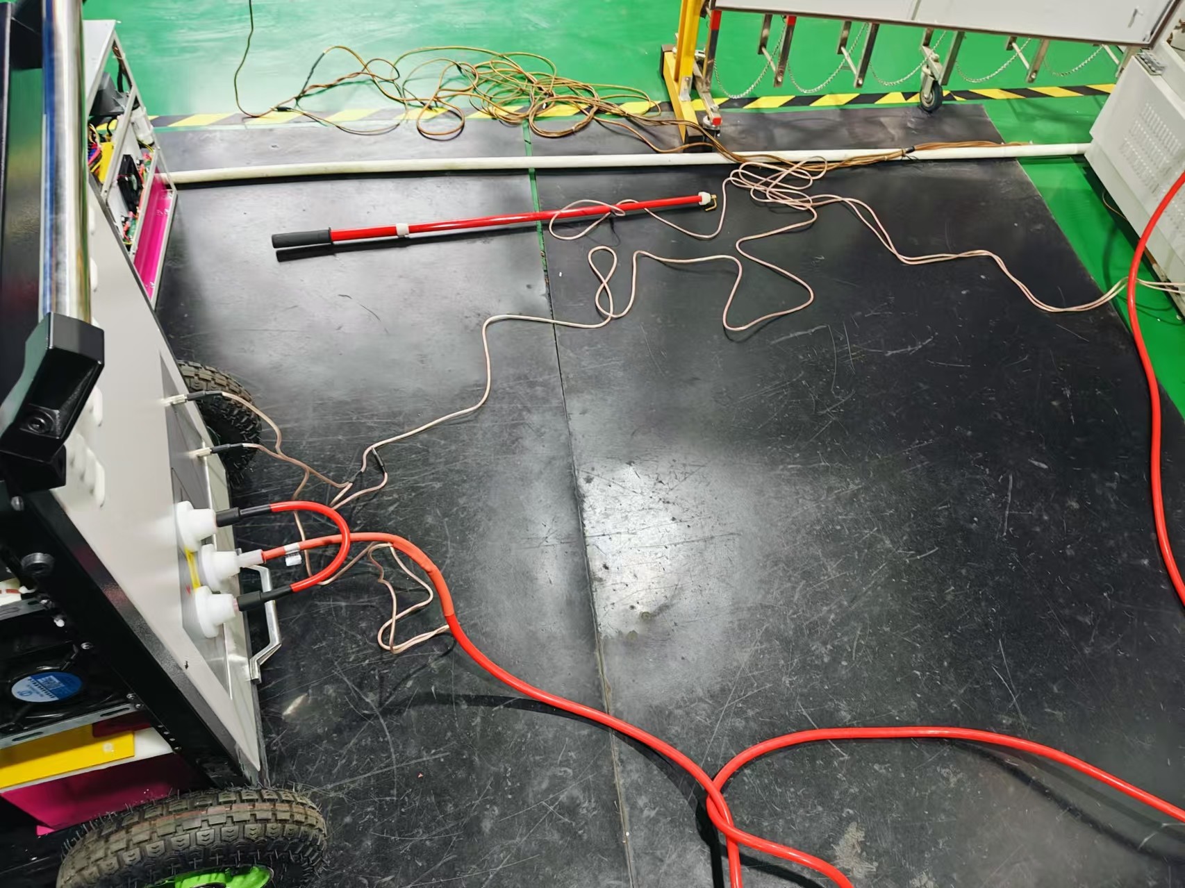 High Voltage Cable Fault Locator XZH TEST Portable Cable Fault Location System with Built-in Capacitor and Single Output Mode