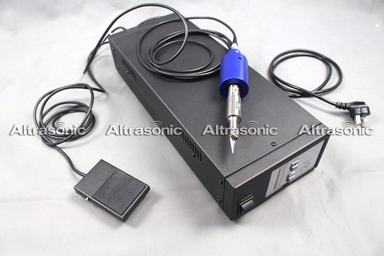 30khz High Power Robotic Aided Ultrasonic Cutting Machine For Automotive Carpet And Ceiling Lining