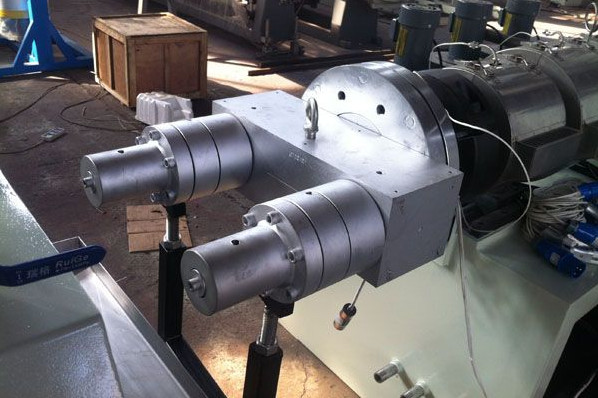 Single Srew Extruder Plastic Pipe Extrusion Line , 16-63mm Twin Pipe Making Machine