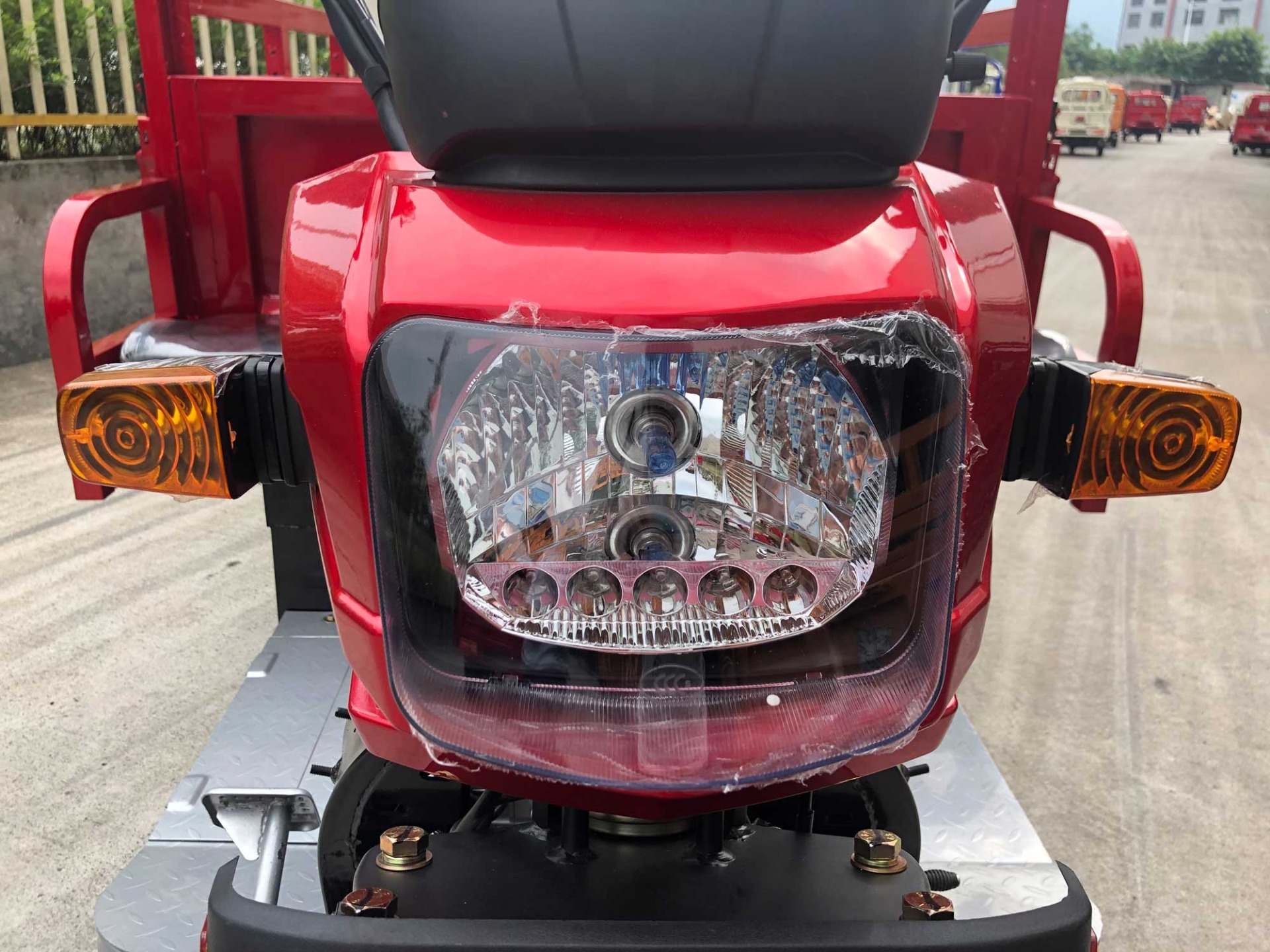 Standard Size Motorized Tricycles 800kg Loading Capacity for Your Business Needs