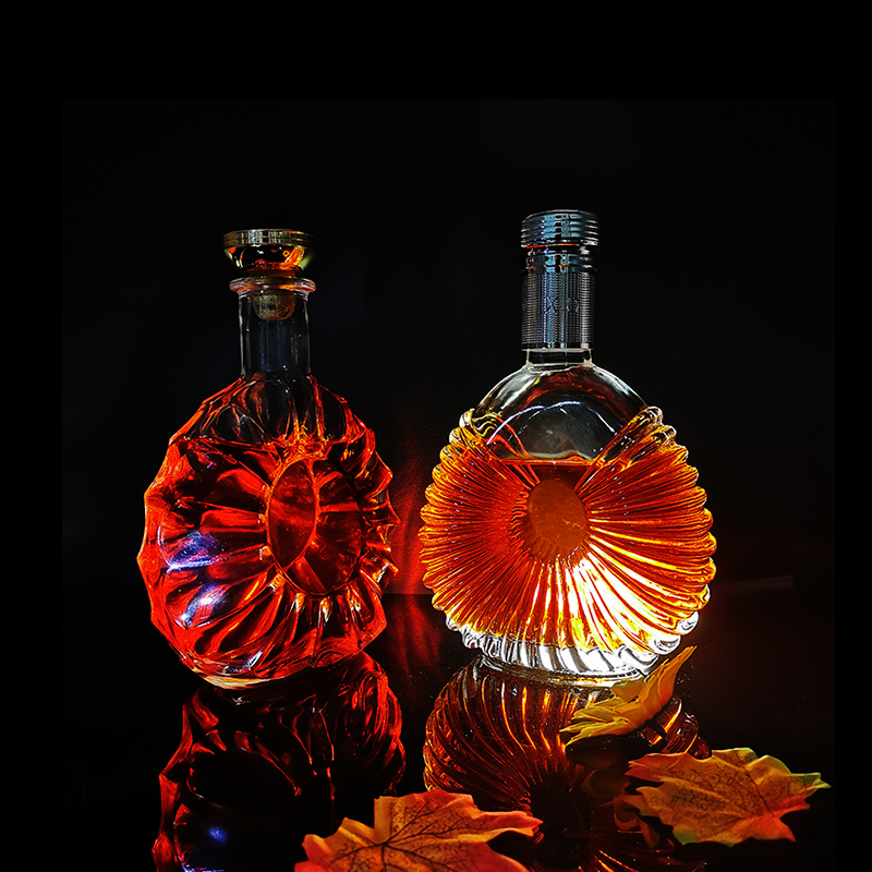Customized Logo Packaging 750ml Empty Glass Brandy Whisky Bottles with Cork Manufacture