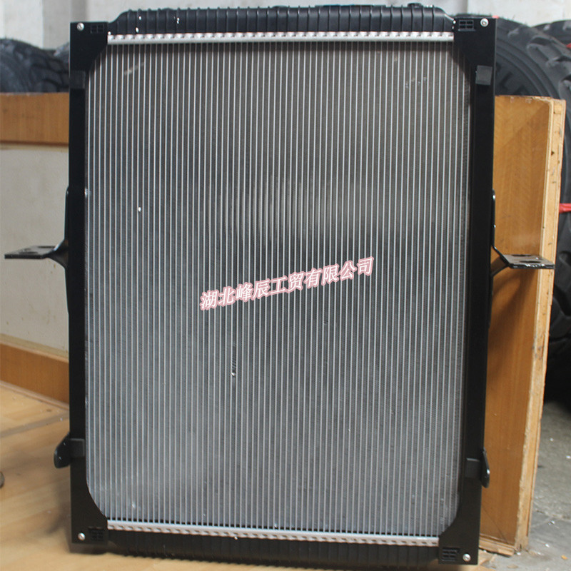 Auto Parts Used for Dongfeng/Dcec Kinland Engine-Original Behr Radiator 1301010-TY200