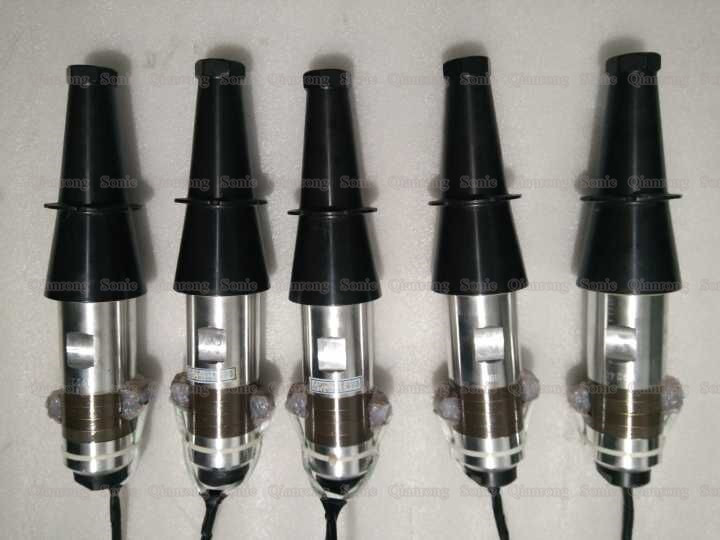 15Khz Ultrasonic Oscillator , 2600w Ultrasonic High Power Transducer With Steel Booster