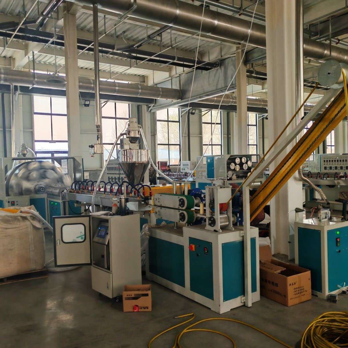 6-50mm Diameter Range PVC Fibre Reinforced Pipe Making Machine 20-110kg/h Output 35-65kw Installation Power