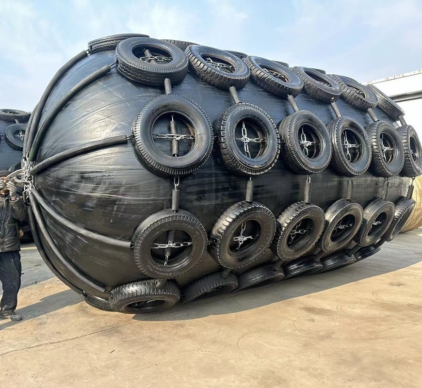 Longer Service Life Yokohama Type Pneumatic Marine Fenders 50kPa / 80kPa
