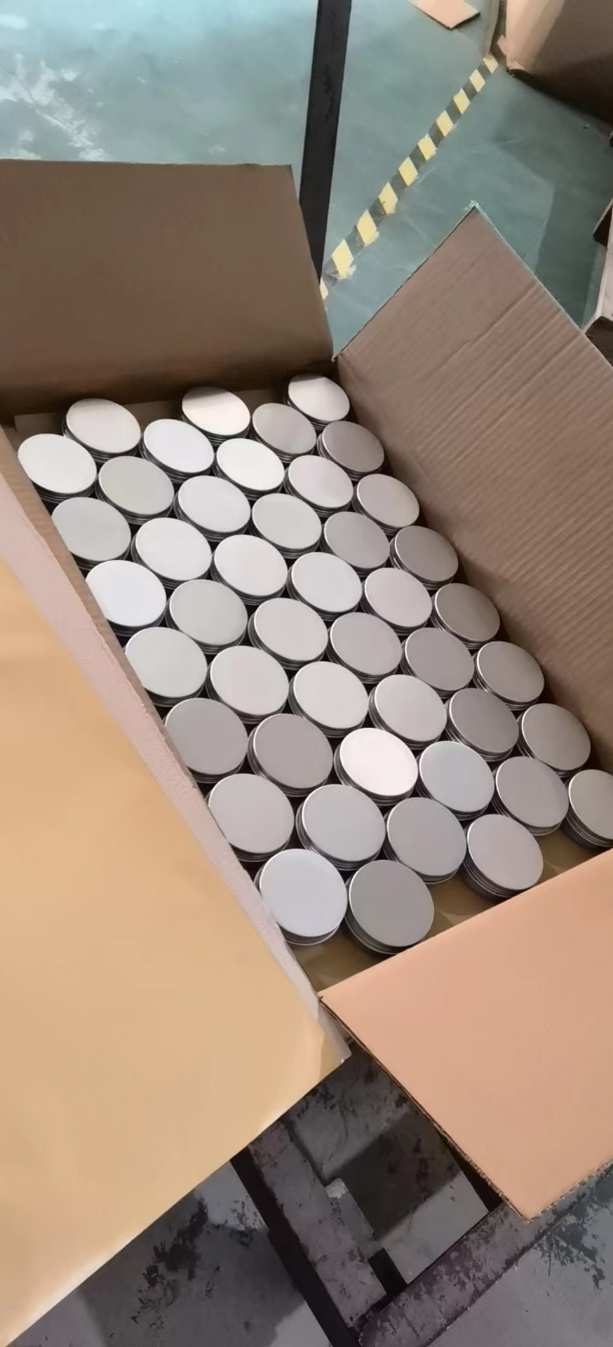 Customizable Logo and Color 300ml 500ml 16oz 32oz Empty Cosmetic Silver Perfume Aluminum Bottle for Personal Care