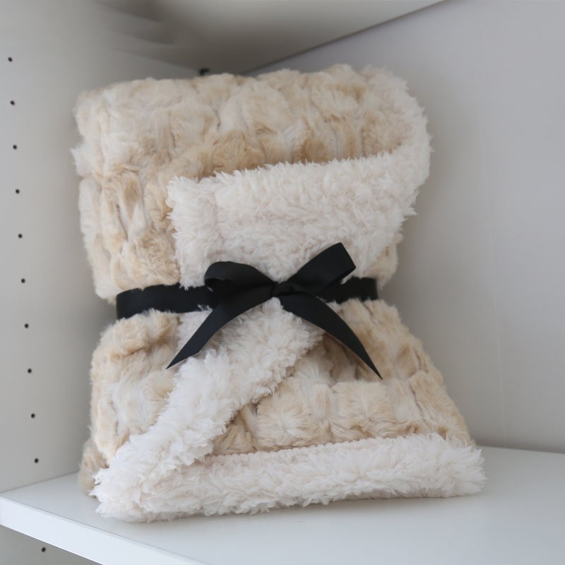 Queen Size Faux Fur Sherpa Blanket , Double Sided Pv Fleece Blanket Warm And Soft