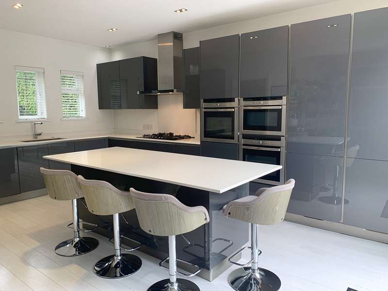 Custom Design Grey Flat Pack Kitchen Cabinets with Modern Style and Melamine Board