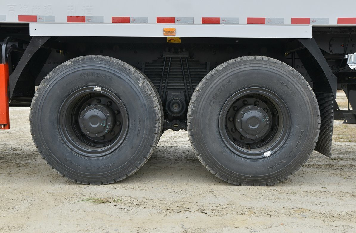 Dump Truck Trailer For Sale Dongfeng 8×4 Tipper 600hp Cummins Engine 6 Cylinders Manual