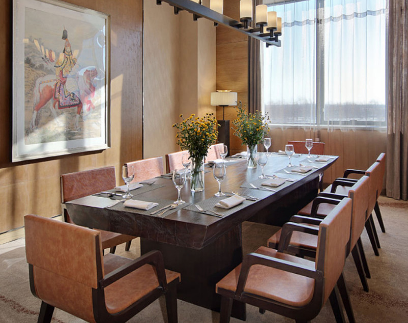 Custom Made Hotel Conference Leather Dining Chairs With Wood Legs
