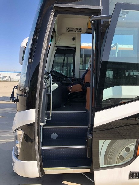 Buses And Coaches Huanghai Brand 34 Seater Bus Vip Bus Seat New Passenger Bus