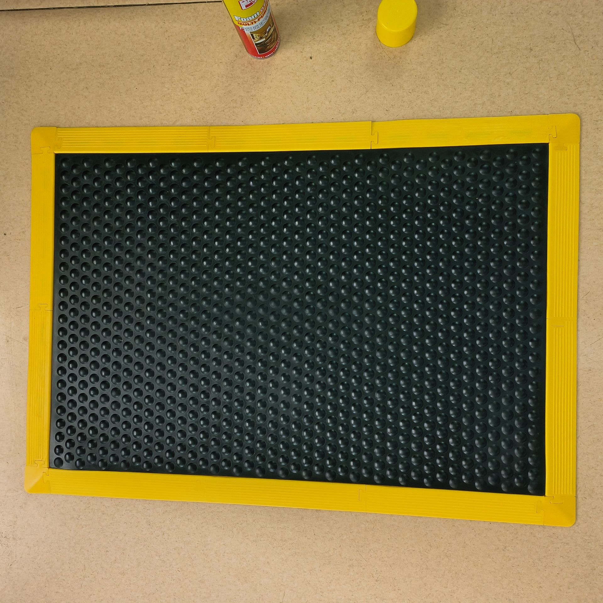 ESD-Safe Anti-Fatigue Black Bubble Top Flooring Mat