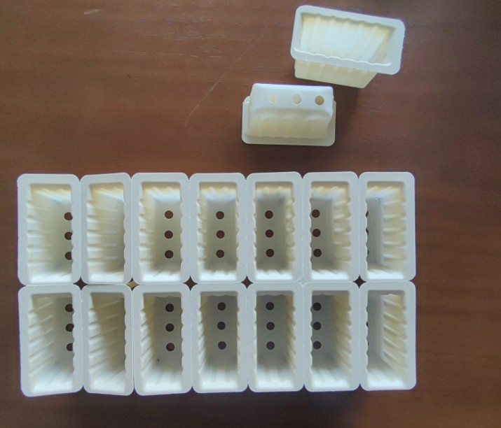 Custom Degradable Corn Starch Single Plant Nursery Tray Biodegradable Starch Based 100 Cells Plant Seed Tray With Hole