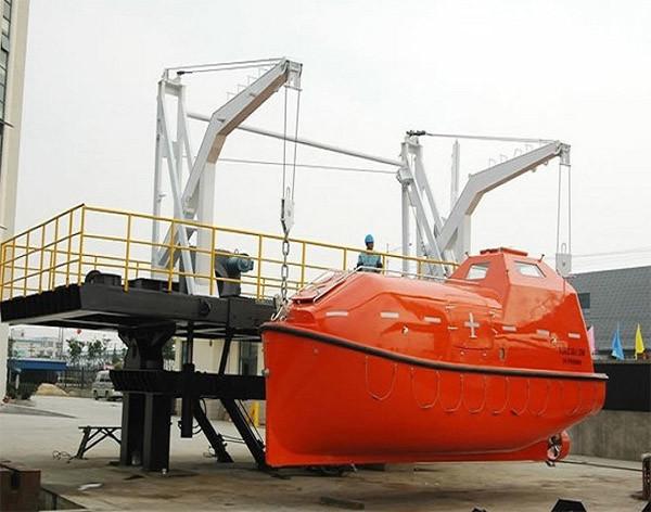 SOLAS 25 Person Capacity Fiberglass Totally Enclosed Lifeboat 5-12m for Marine