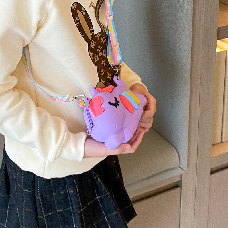 Birthday Gift Bag Toy Students Kids Present Kawaii Crossbody Bag Cute Shoulder Bag Cartoon Animal Silicone Makeup Bag