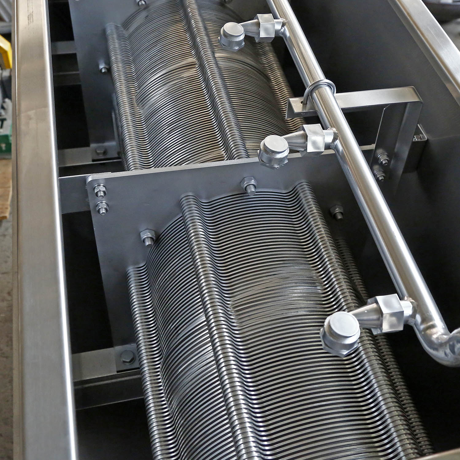 Sludge Screw Dehydrator Machine , Sewage Treatment Machine Easy Cleaning