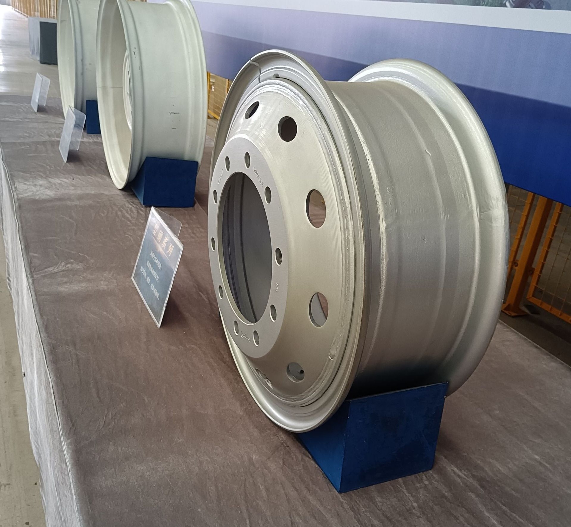 Semi Trailer Rims 22.5 Vacuum Steel Rims Profile Steel Wheels