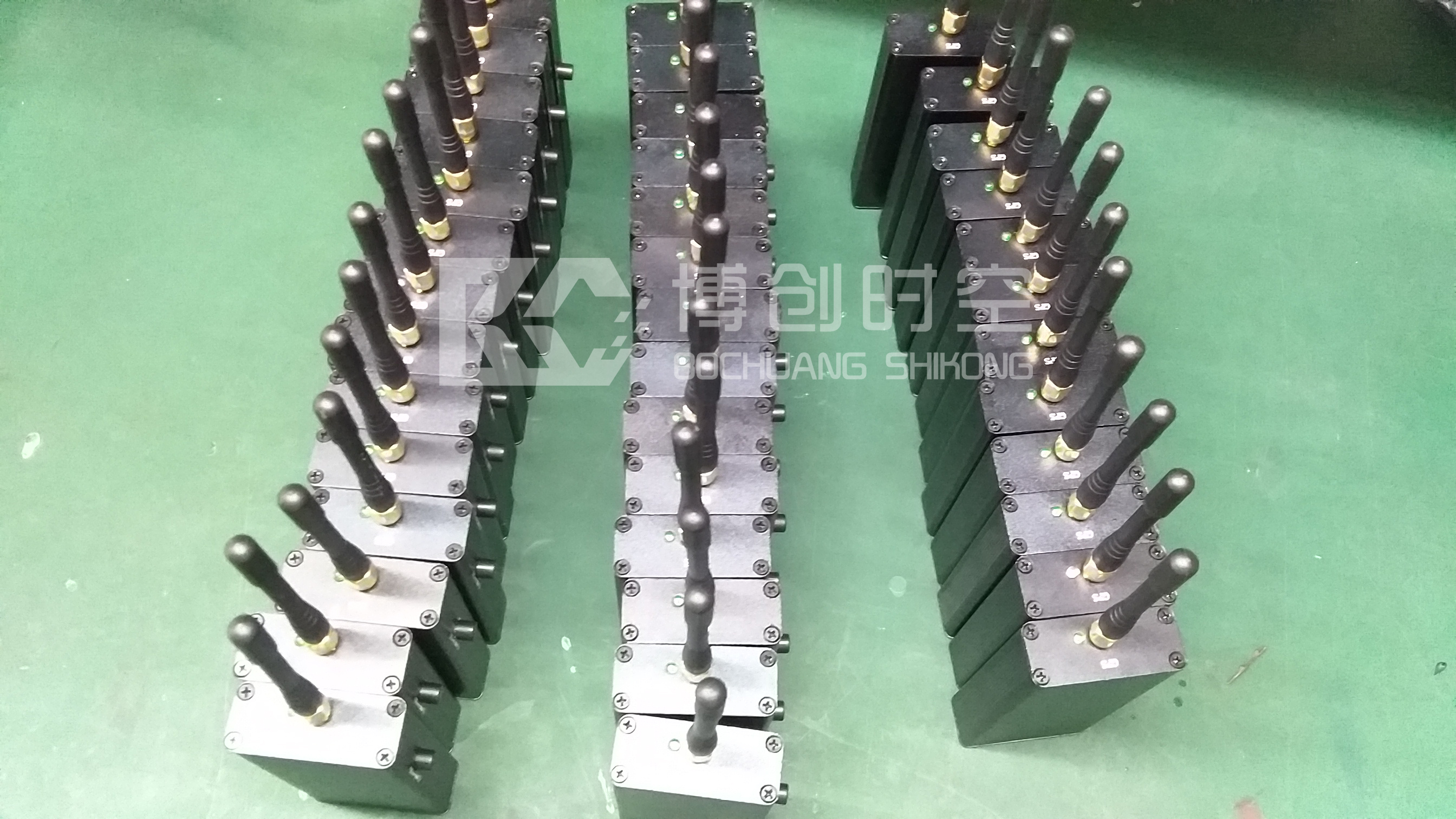 Mini handheld single frequency WiFi signal jammer 2.4G-2.5Gwifi wireless network interceptor optional GPS jammer