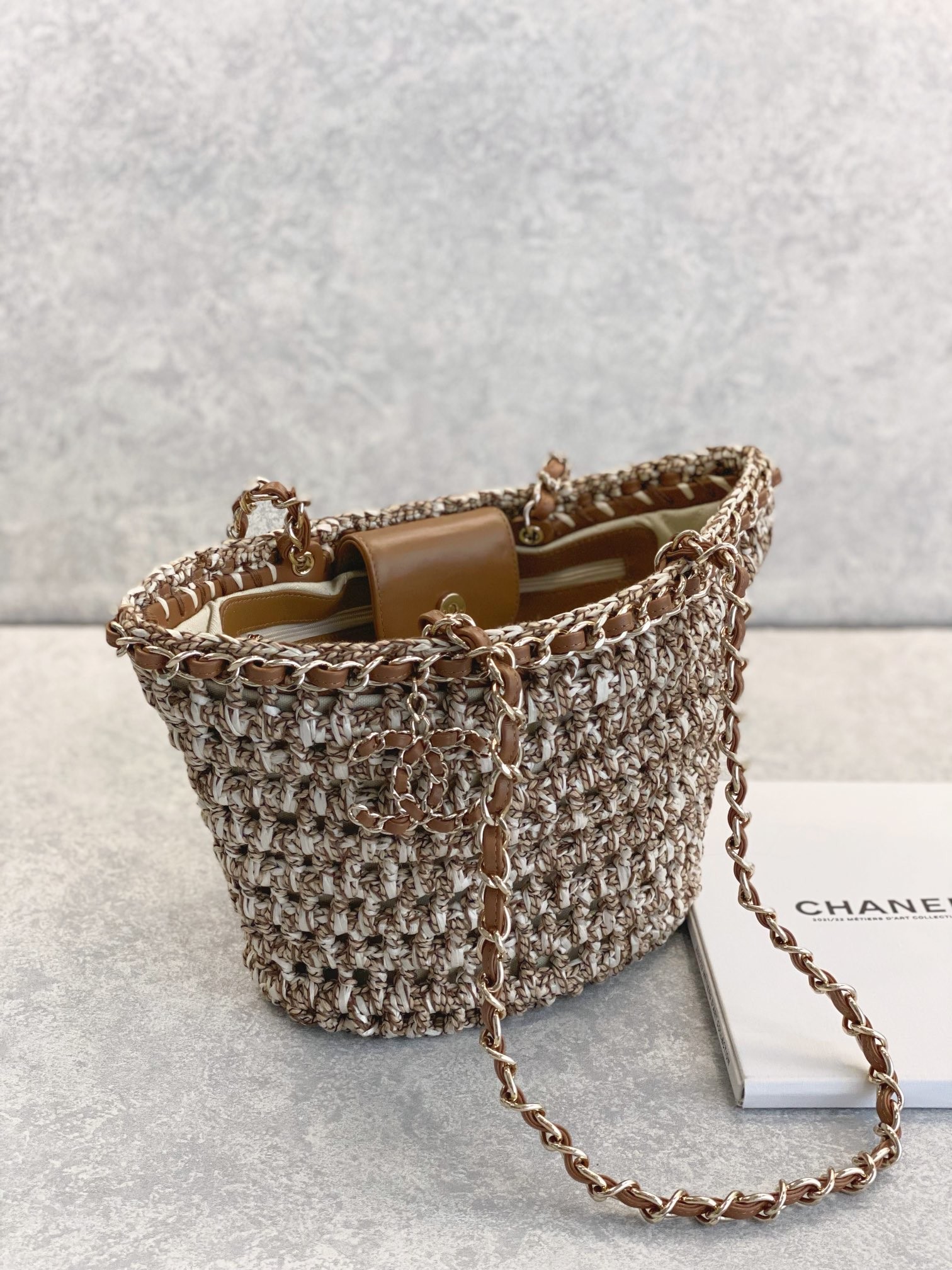 Cusomised Branded Messenger Bag 22P Chanel Straw Raffia Bag PU