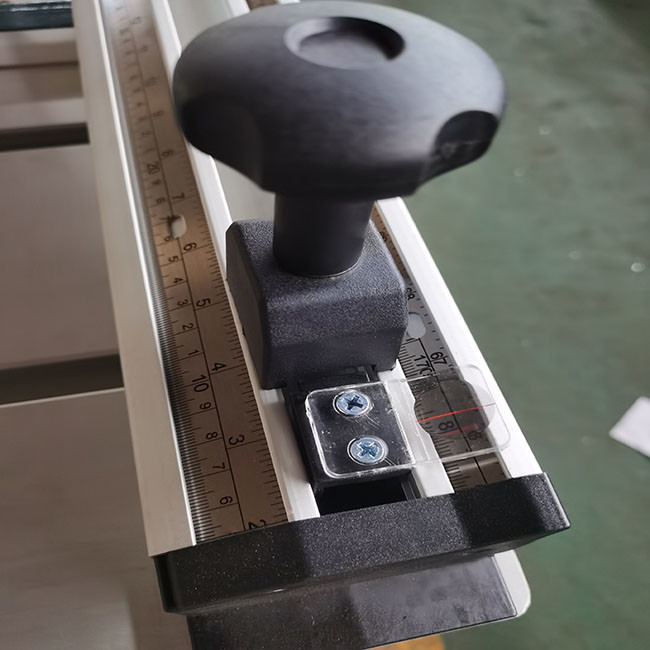 Industrial Sliding Table Saw For Cutting Plywood With Scoring Blade 45 - 90 Degree