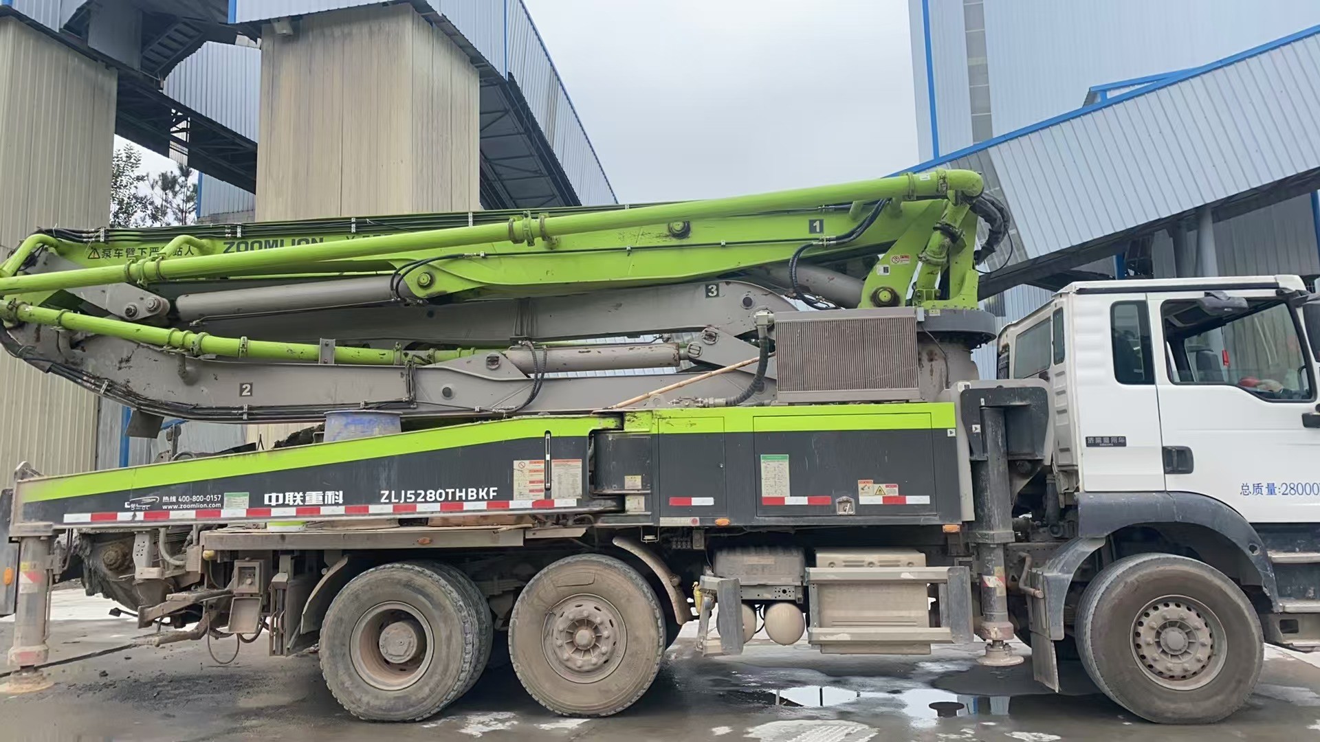 Zoomlion 2022 40m Shandeka chassis concrete pump truck high efficiency pumping price discount