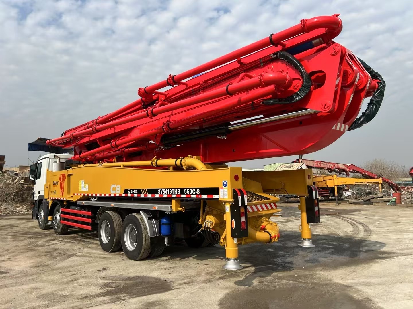 Used 56 meters of concrete pump truck 56 meters remanufacturing pump truck procedures are complete
