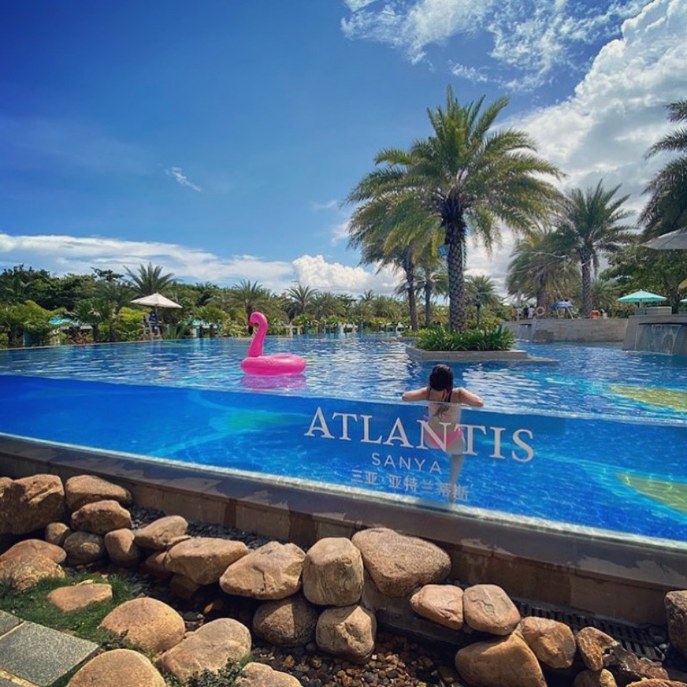 High Light Transmission 93% Acrylic Clear Sample Panels for Outdoor Family Swimming Pool