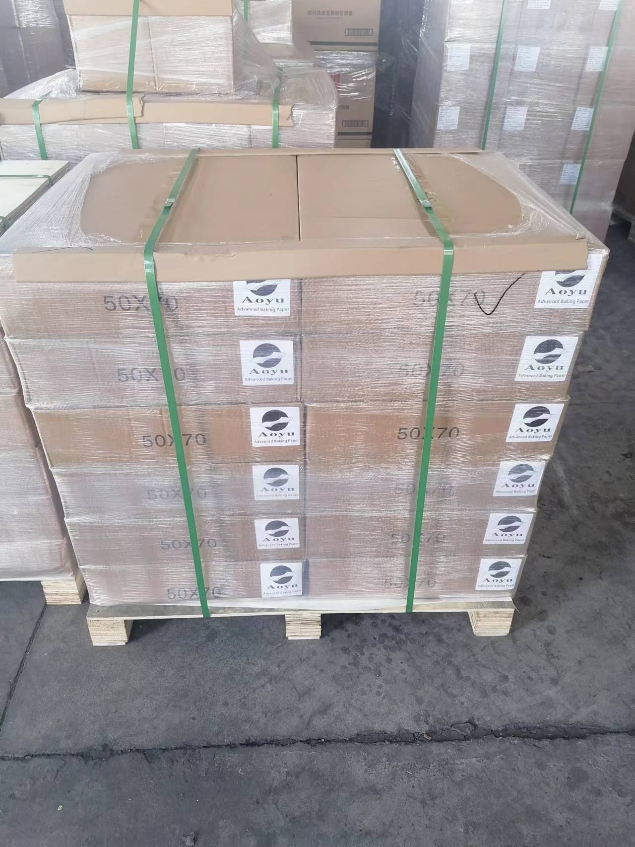 38gsm 40gsm Baking Paper Roll Made from 100% Virgin Wood Pulp for Eco Friendly Baking