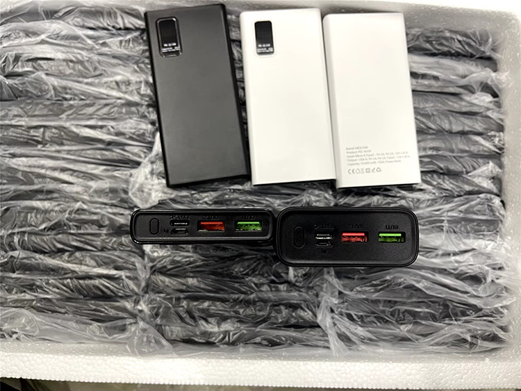 Outdoor Portable 10000mah PowerBank LED Display PD QC3.0 22.5W Fast Charge Slim Power Banks 10000mAh USB-C Charger for iphone 15