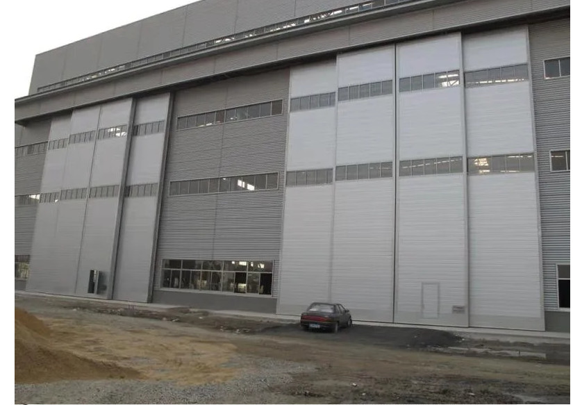 Sliding Bifold Aircraft Hangar Doors Steel Automatic 22m height 100m width 380V