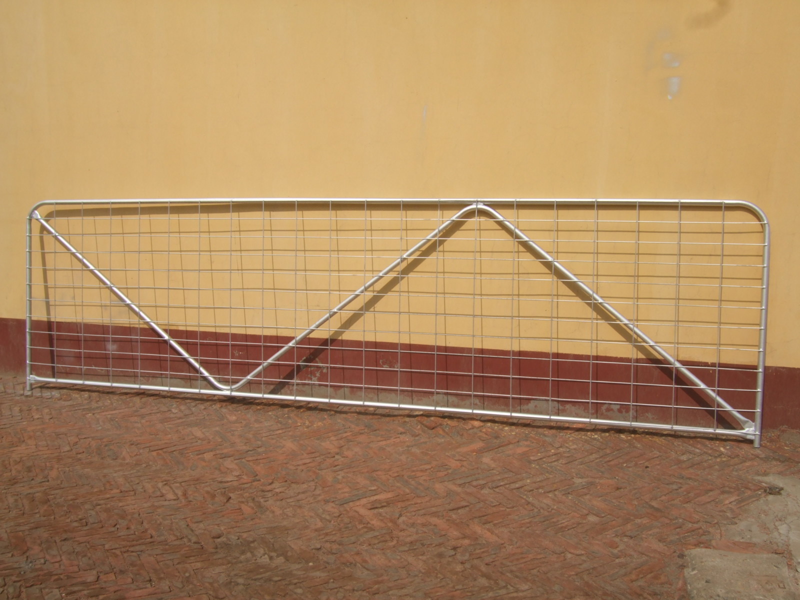 10ft General Purpose Farm Gate Horse Cattle Sheep Yard Panels". Victoria "