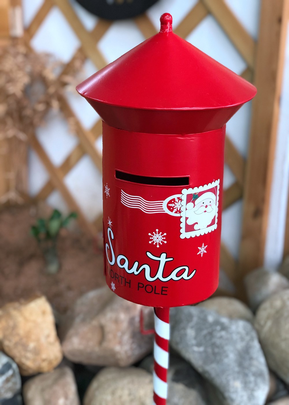 Outdoor Christmas Metal Yard Art Modern Metal Santa Post Box Standing