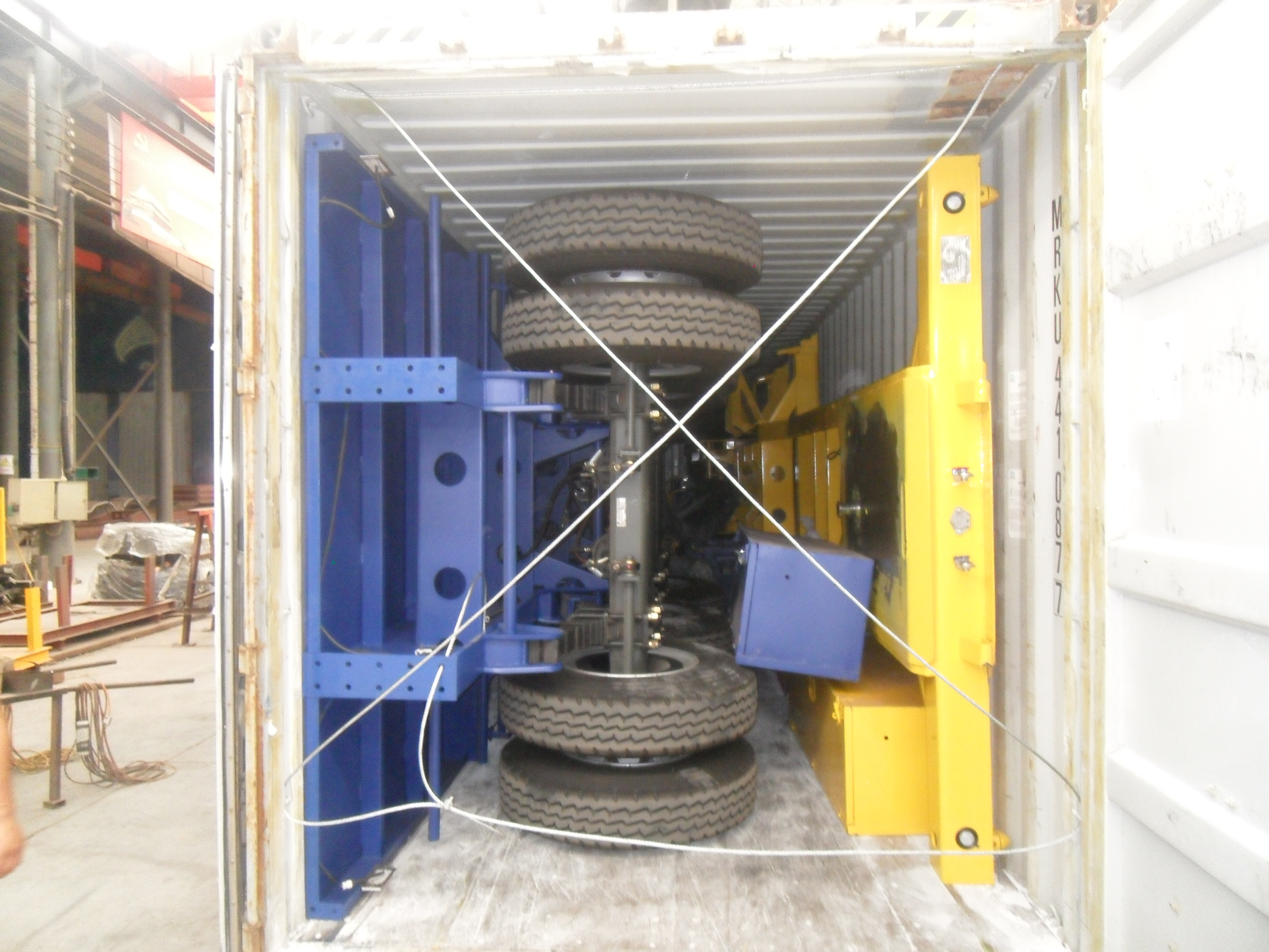 45ft Container Gooseneck Chassis Trailer Skeleton Truck Trailers with 28tons Landing Gear