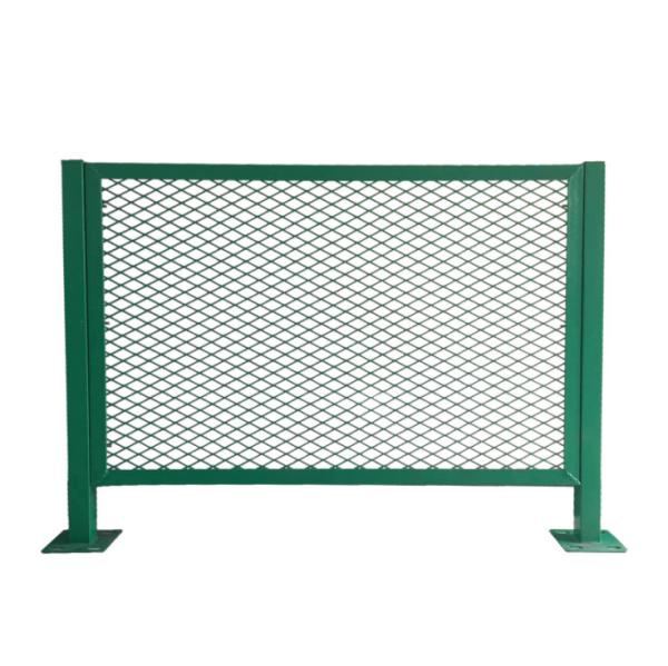 Roadway Safety Galvanized Powder Coated Anti-Glare Barbed Wire Fence For