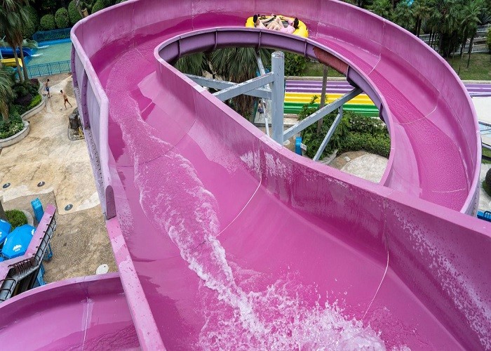 1 Rider Water Park Slide Constructed with Durable Fiberglass and Load 1Rider/Slide
