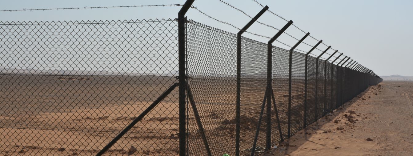 2.4M height x 10M Length Gal Chain Link/cyclone fence/hurricane fence