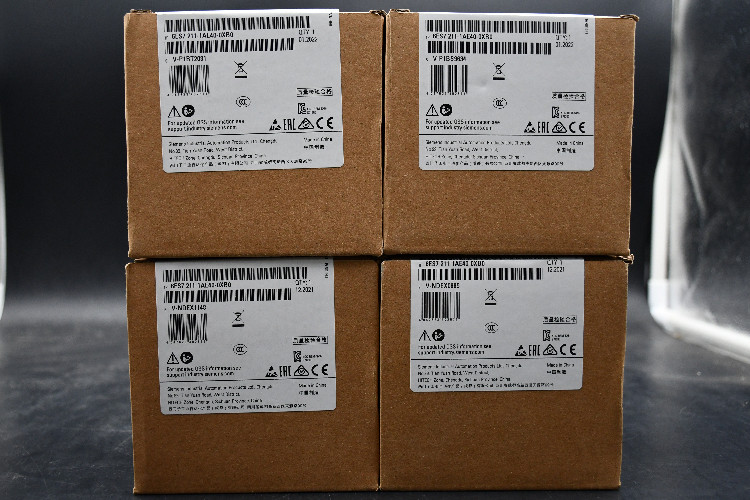 Siemens S7-1200 PLC CPU - 6 (Digital Input, 2 switch as Analogue Input) Inputs, 4 (Digital Output, Transistor Output)