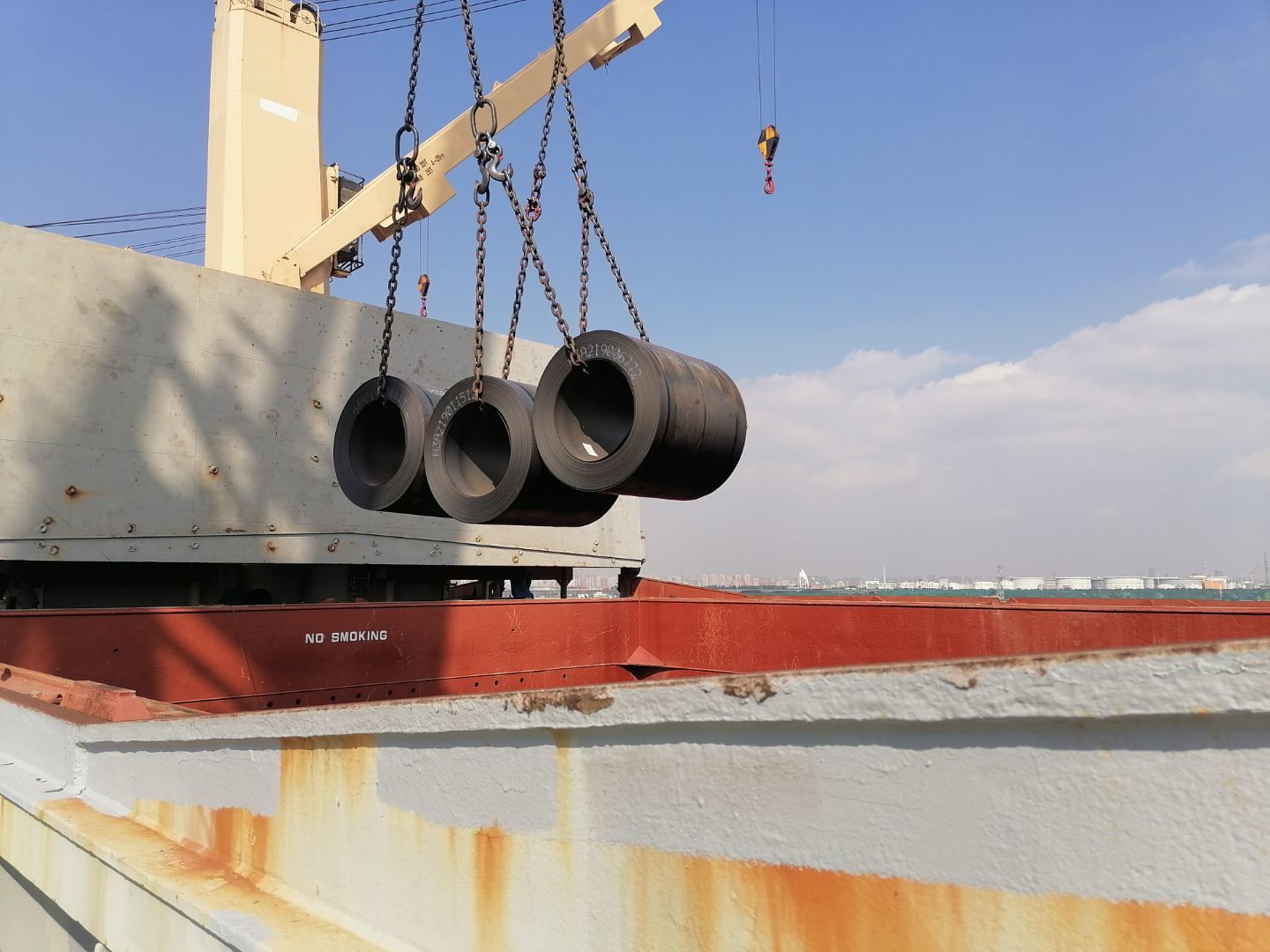 Q195 Q215 Q235 Q255 Q275 Q355 Ss400 Skin Pass Carbon Coil Slit Hrc Hot Rolled Carbon Steel Coil with Container Plate